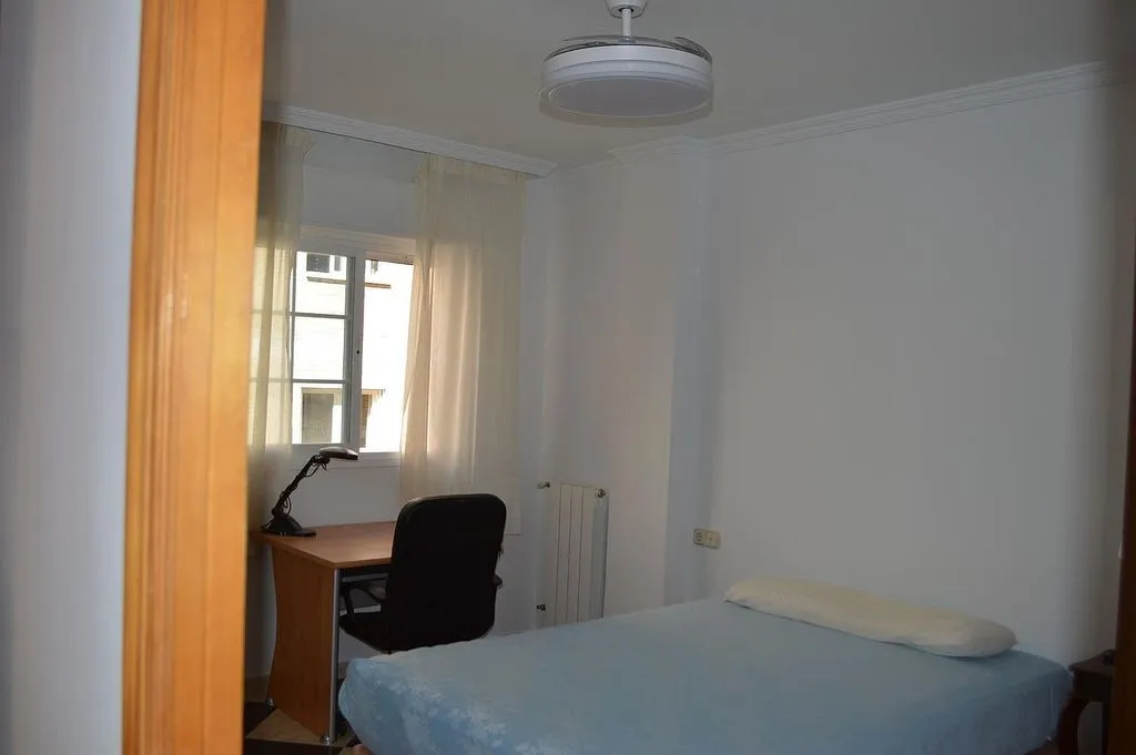 Magamistoad - Amueblated Flat with Balcony in Granada