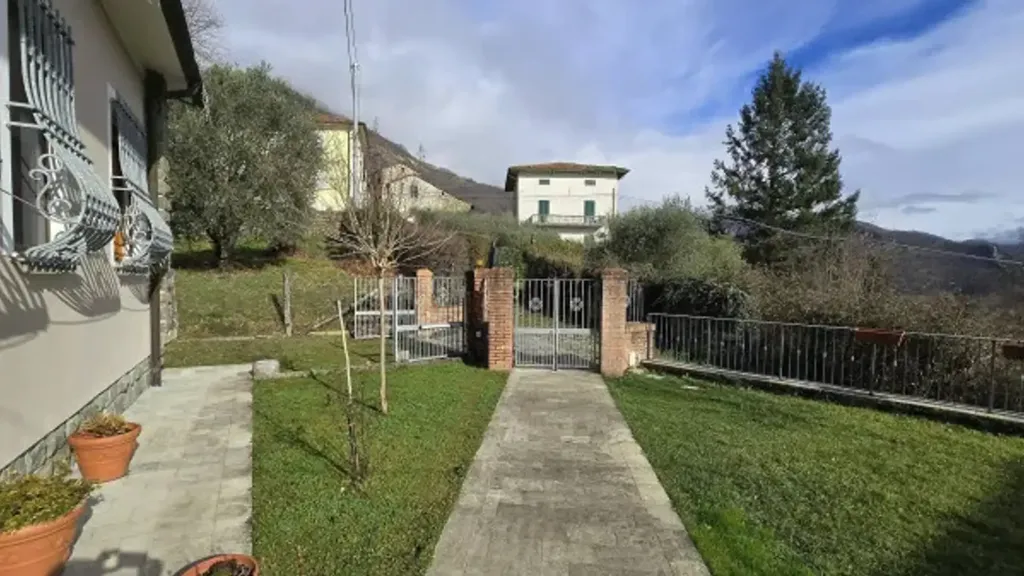 Aed - Rustic Villa with Panoramic View near Bagni di Lucca