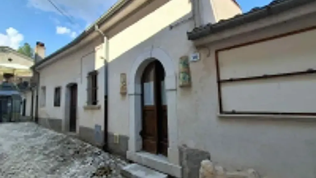 Välivaade - Rustic Terraced House with Balcony in Scontrone
