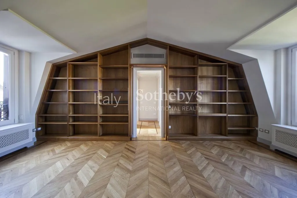 Studio - Luxury Apartment with Balcony in Milan