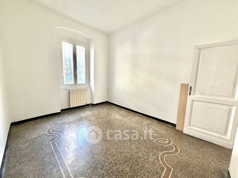 Pièces - Apartment with Balcony in Genoa's Sestri Ponente