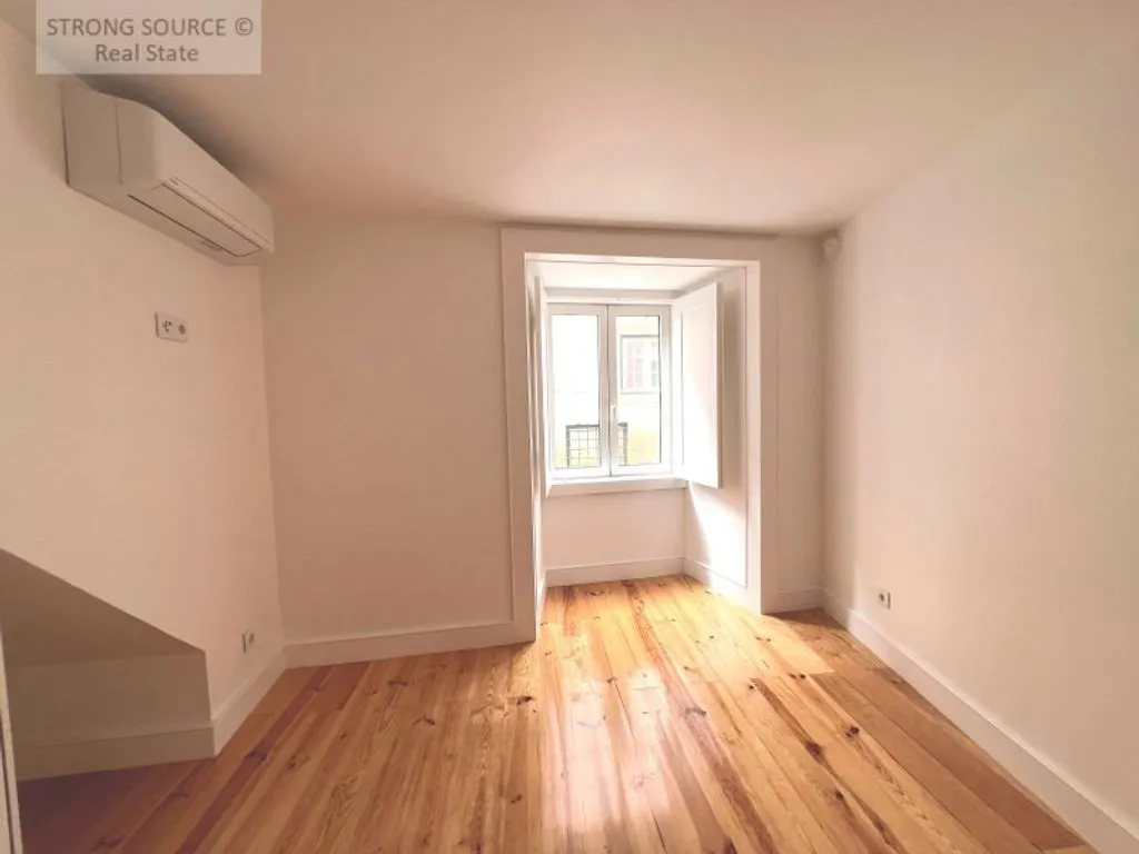 Toad - Luxury Apartments with River View in Graca, Lisbon