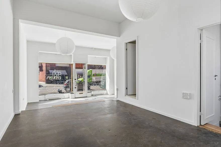 Toad - Commercial Space with Street Frontage in Gentofte