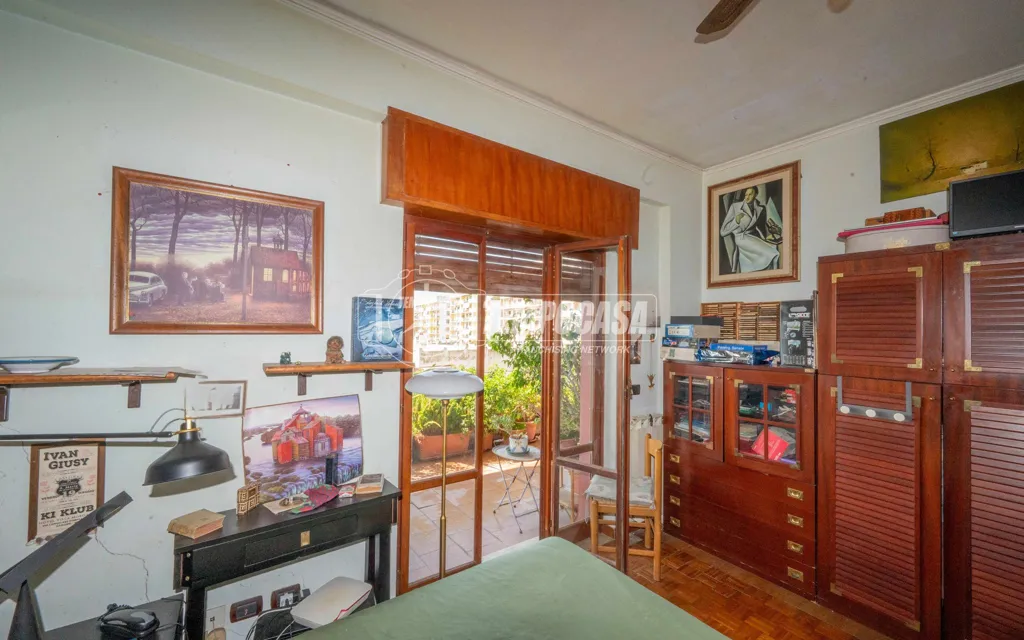 Bureau - First Floor Flat with Sea View Terrace in Messina