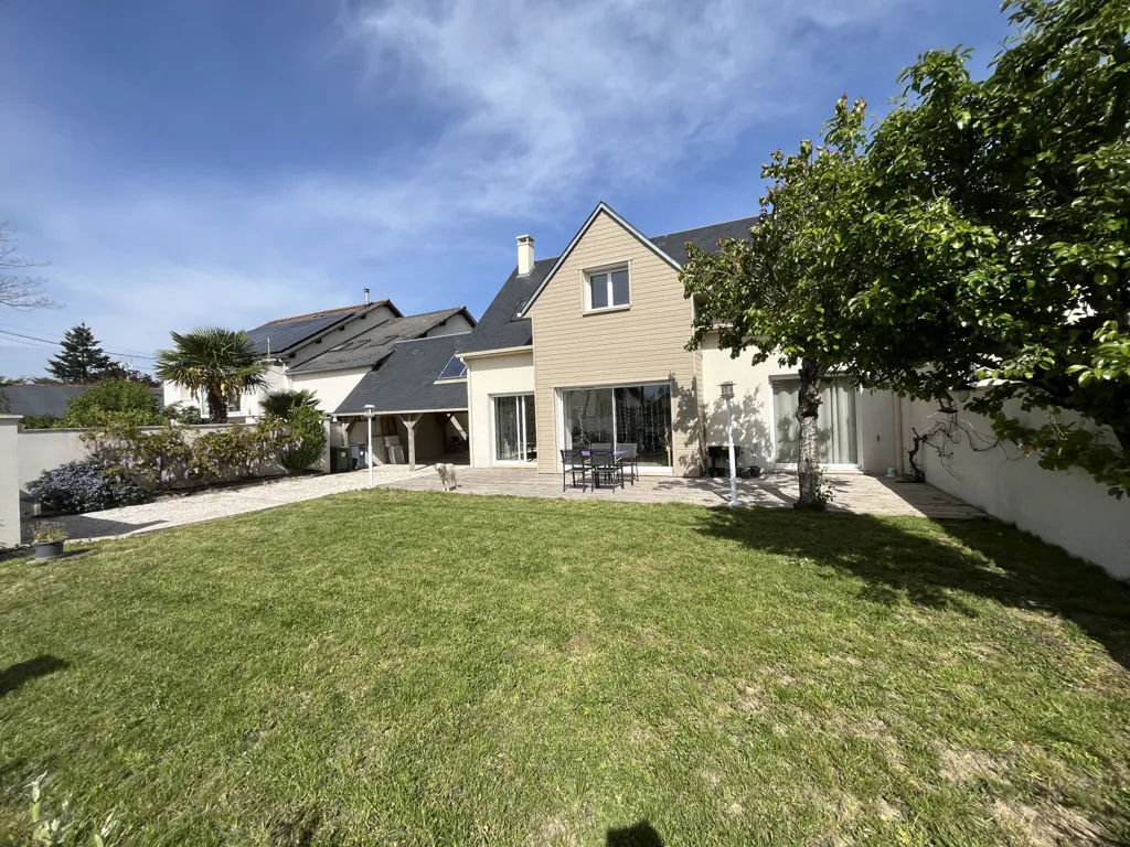 Jardin - Maison Moderne avec Terrasse à Fondettes
