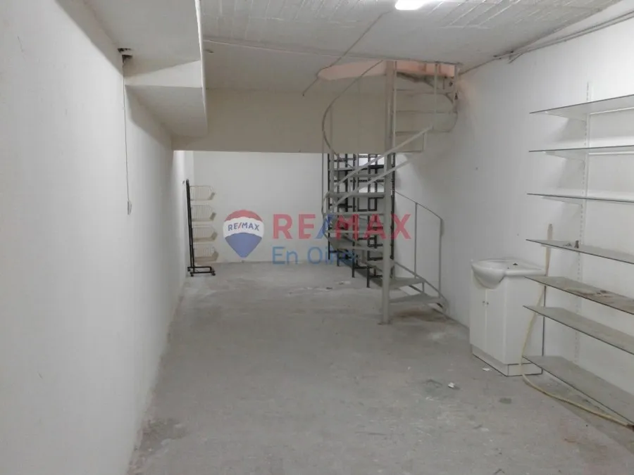 Lavanderia - Office Space with Marble Floors in Marousi