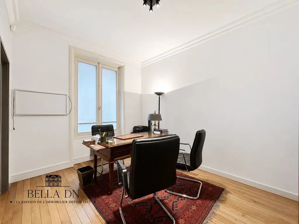 Office - Office Space in Haussmannian Building, Paris 17