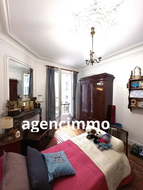 Camere da letto - Haussmannian Flat in Canal Saint Martin, Paris