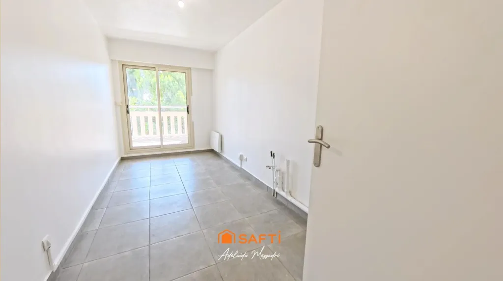 Ingresso - 3-Piece Apartment with East-Facing Loggia in Nice
