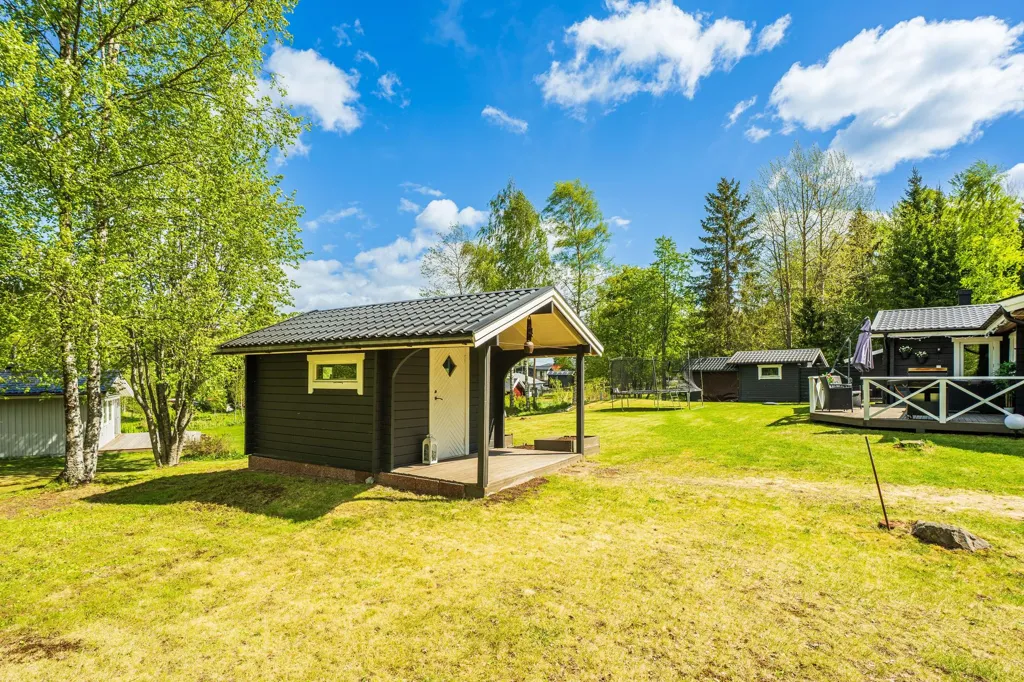 Aed - Charming Seafront Home with Open Plan in Tranquil Setting
