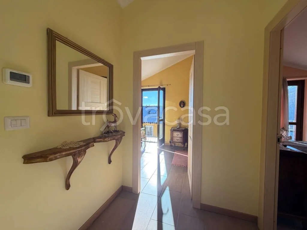 hallway_entrance