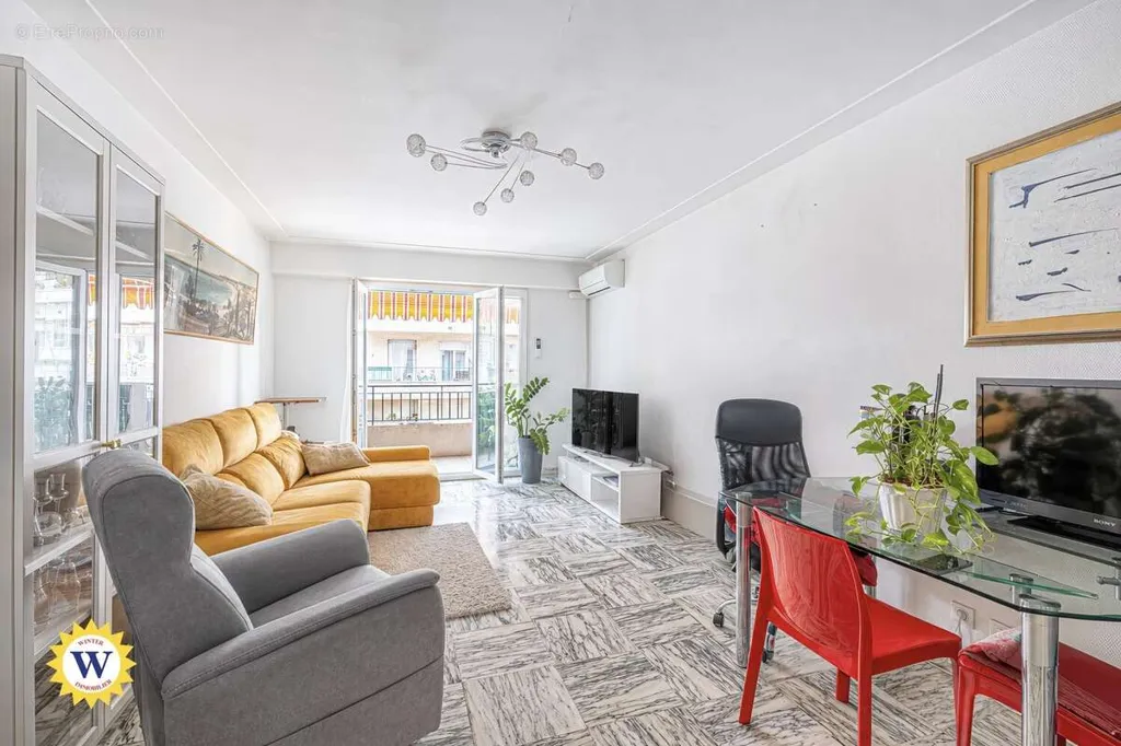 Elutuba - 2-Bedroom Apartment with Terrace in Nice