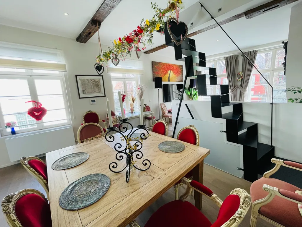 Söögituba - Renovated Corner House with Unique View in Bruges