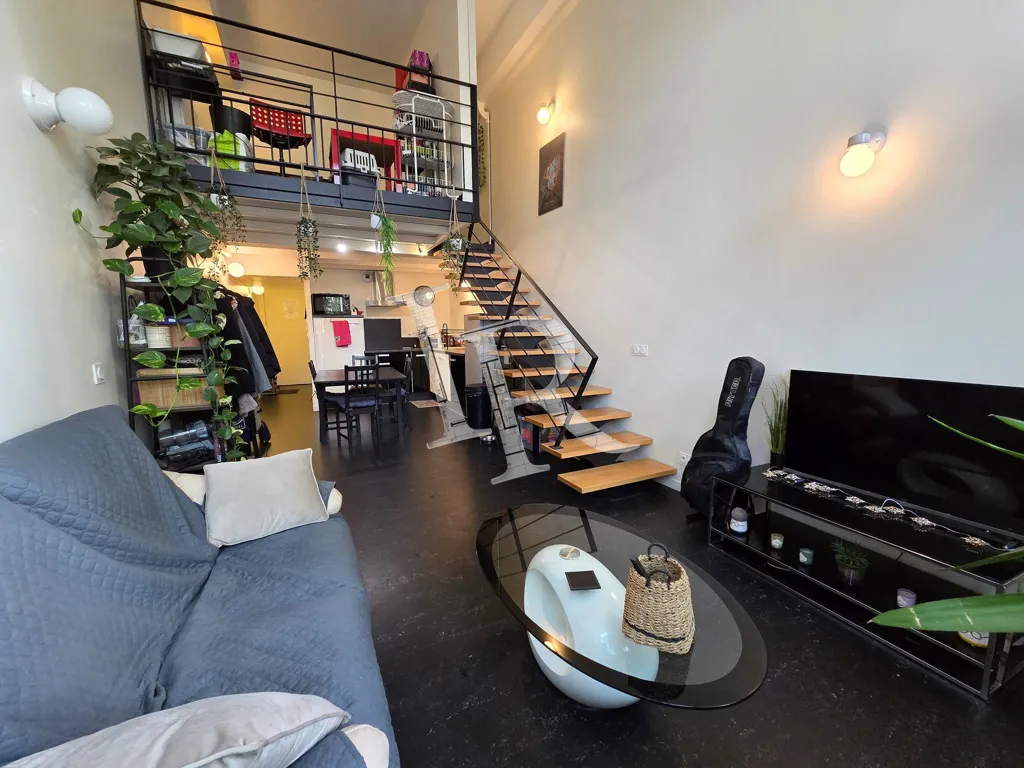 Elutuba - Contemporary Duplex with Ascender in Le Puy-En-Velay