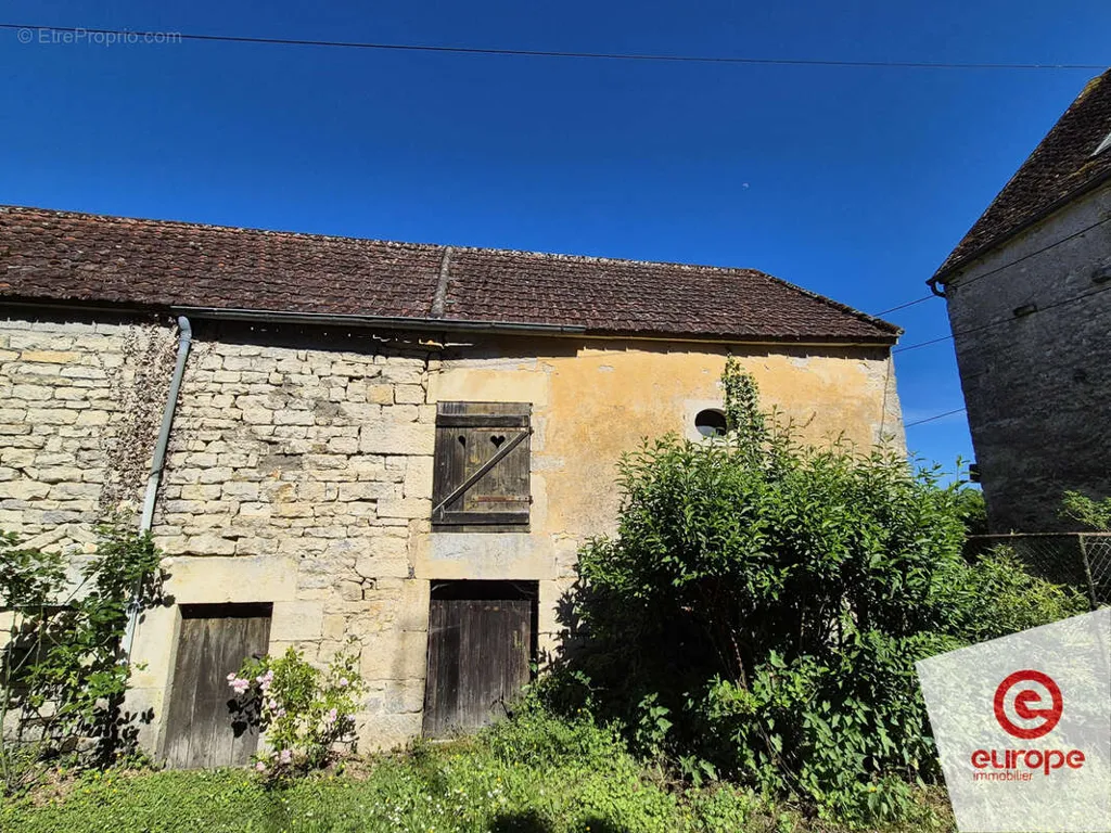 Esterno - Two-Unit House with Garden in Dornecy