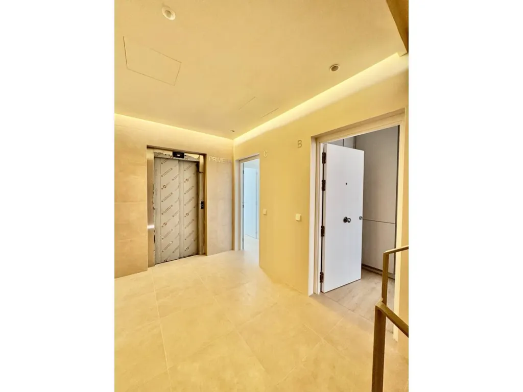 Hallway - Modern Flat with Balcony in Pere Garau