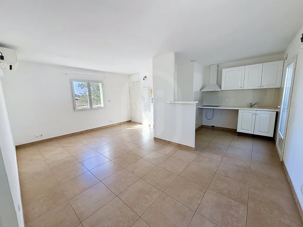 Elutuba - T2 Apartment with Balcony in Le Cres