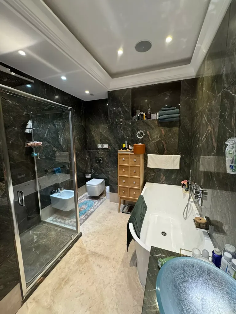 Salles de bain - Appartement Luxueux avec Vue Mer à Menton