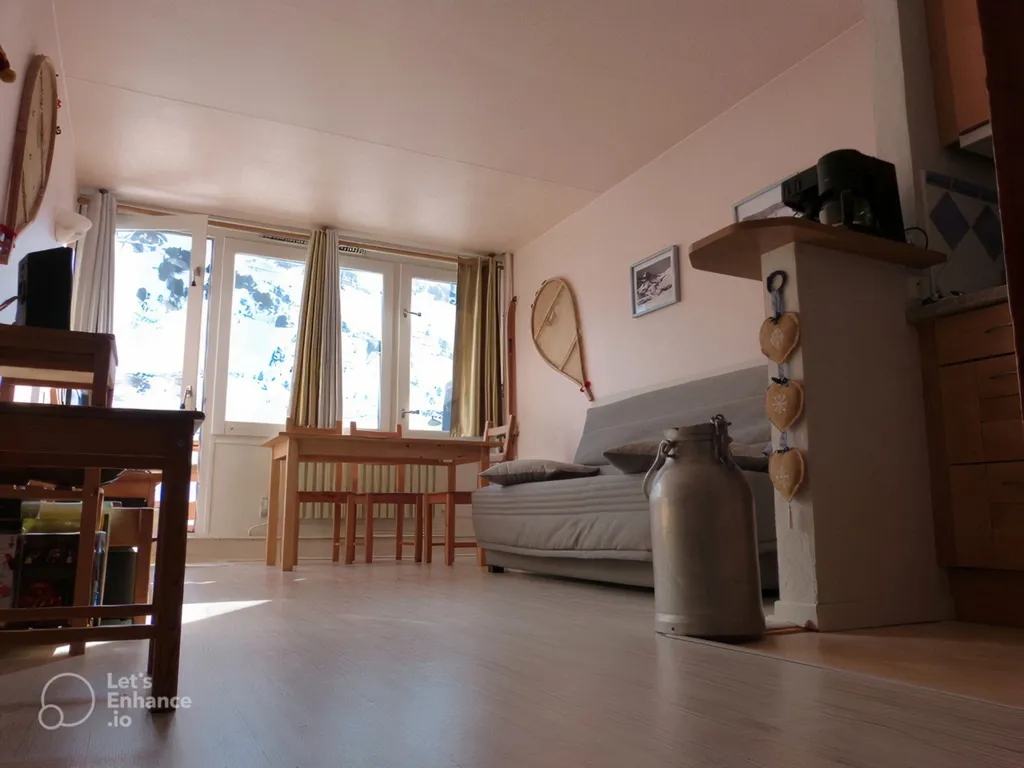 Séjour - Appartement Traversant avec Vue sur Pistes à 65000