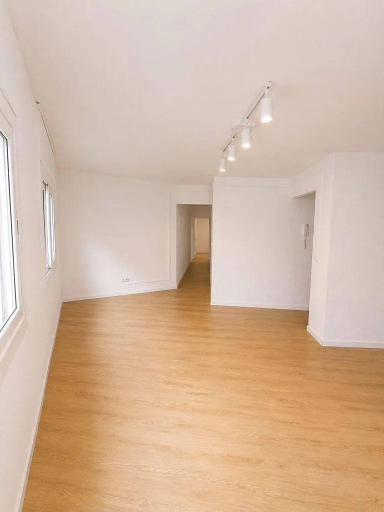 Pièces - Refurbished Flat with Balconies in Badalona