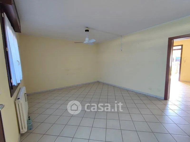 Pièces - Ground Floor Apartment with Garden in Bondeno