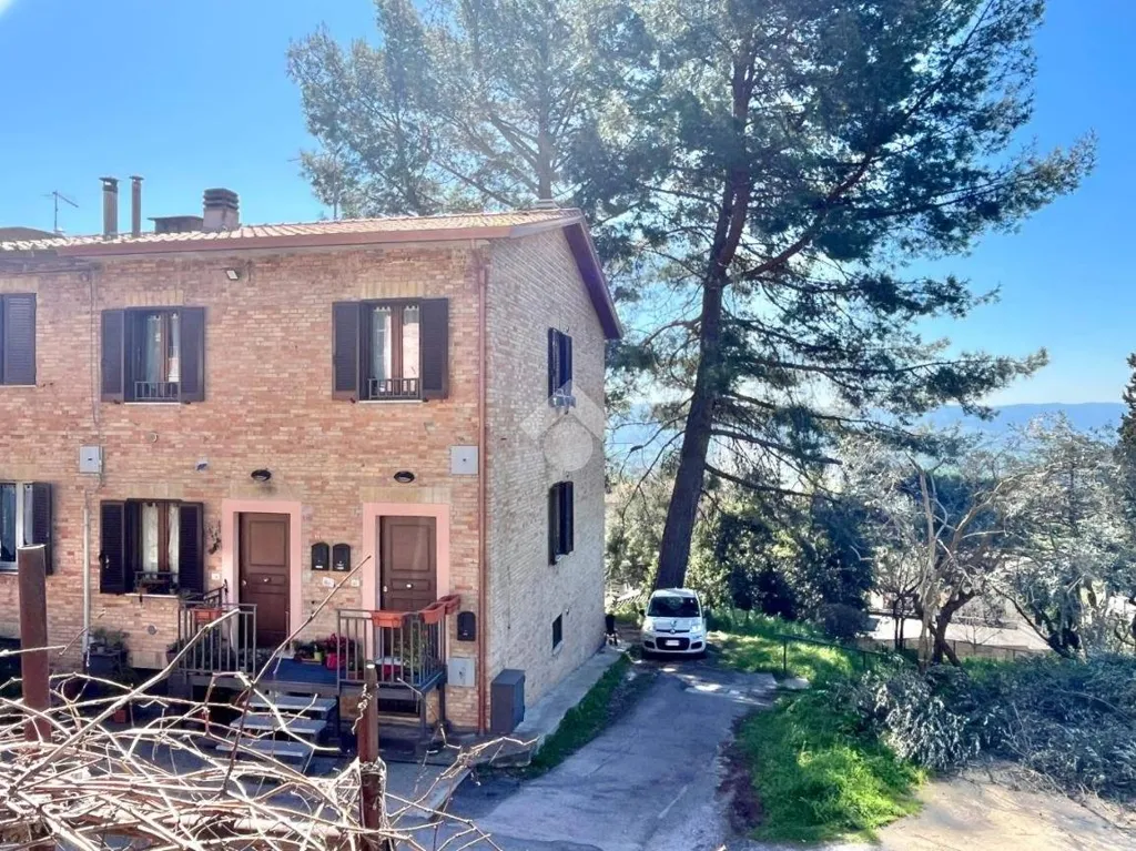 Välivaade - Trilocale with Veranda in Assisi