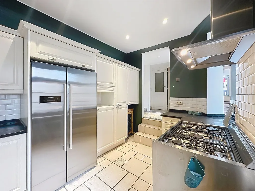 Köök - 5-Bedroom House with South Terrace in Châtelain