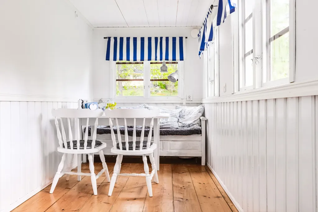 Salle à manger - Charming Holiday Home with Well in Stjärnorp