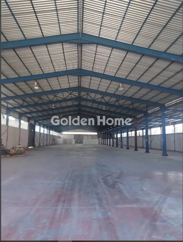 Toad - Industrial Space with Loading Bay in Oinoi