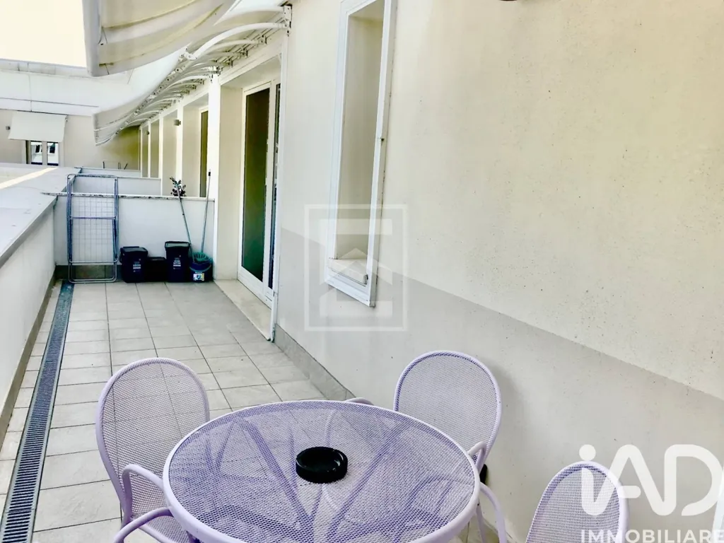 Terrasse - Penthouse with Pool View in Desenzano del Garda