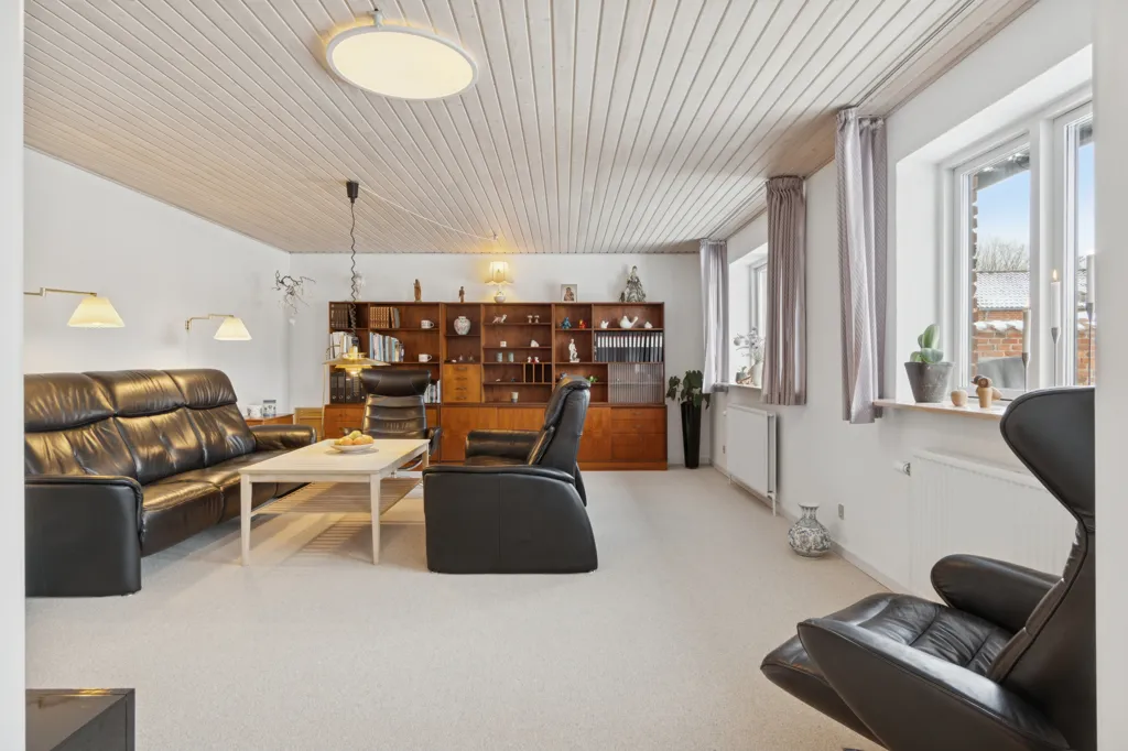 Kabinet - Architect-designed Villa with Garden near Silkeborg