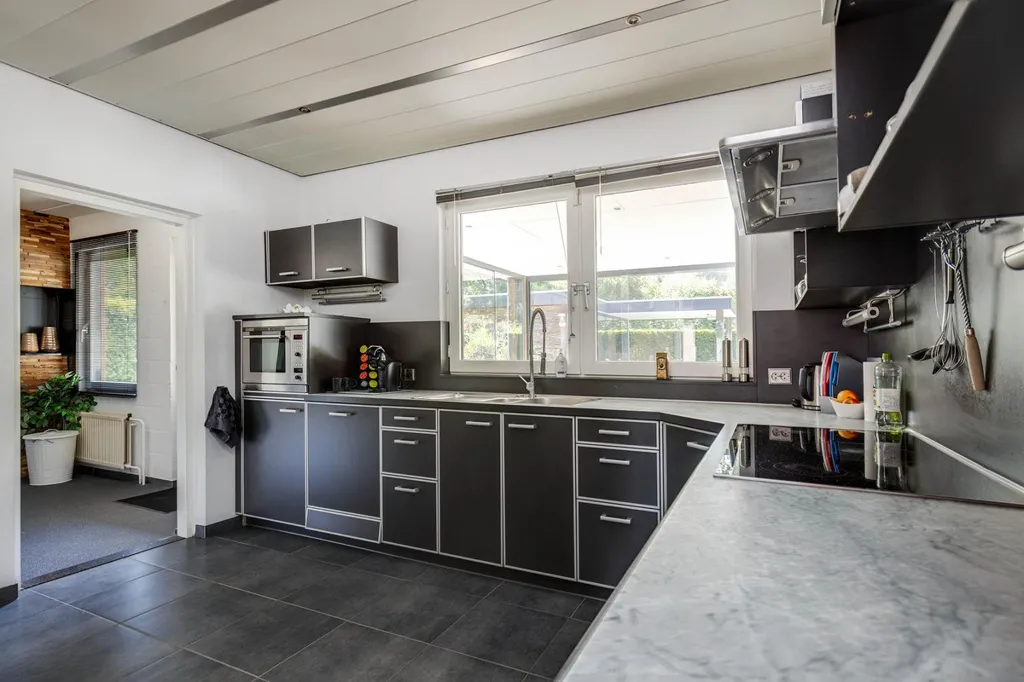 Cucina - Luxury Villa with Wellness Features in Urmond