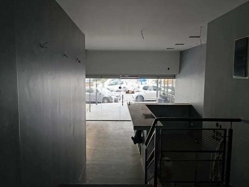 Entrée - Office Space with Garden View in Vironas Kareas