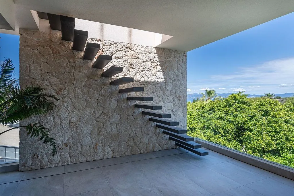 Toad - Modern Villa with Pool in Sa Torre
