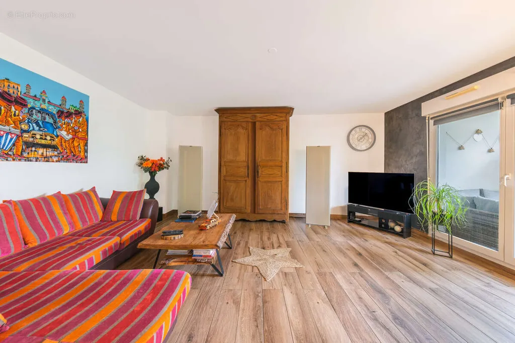 Séjour - Appartement T5 avec Balcon-terrasse à la Toison d'Or