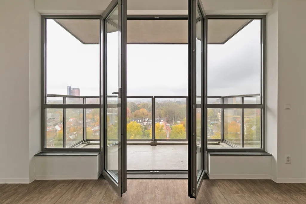 Balcony - Waterfront Apartment with Balcony in Tilburg