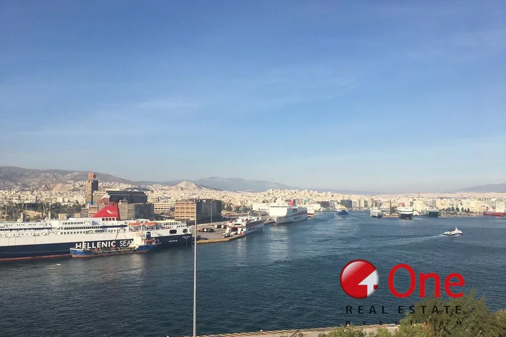 Maisonette with Sea View in Piraiki, Piraeus