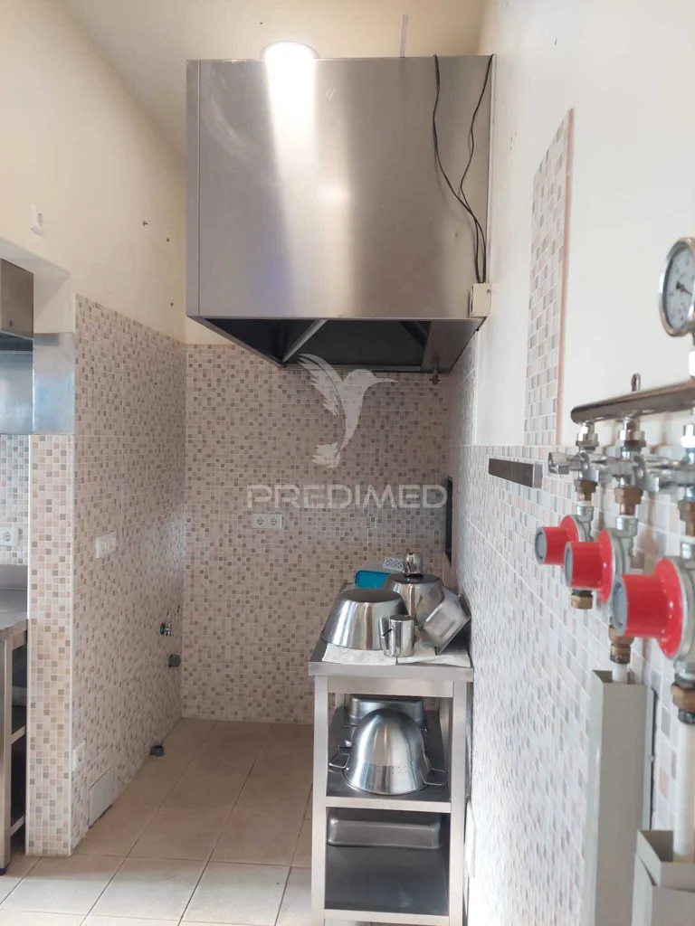 Cuisine - Commercial Space with Esplanada in Quarteira