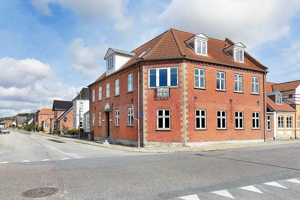 Välivaade - 3-Bedroom Flat with Shared Garden in Fårup