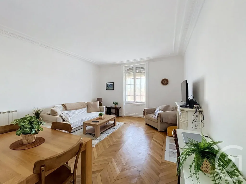 Soggiorno - Historic 2-Bedroom Apartment in Rambouillet