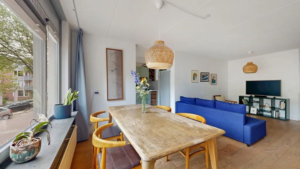 Sala da pranzo - Modern Apartment with Balcony in Amsterdam-Oost