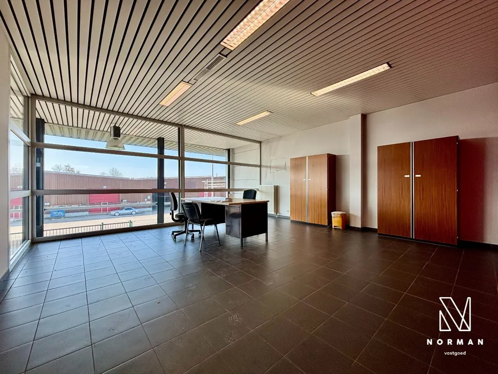 Bureau - Local Commercial avec Toit à Meulebeke