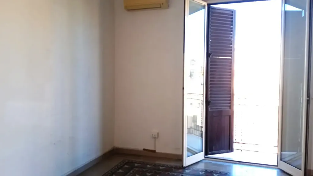 Toad - Two-Bedroom Apartment with Balcony in Palermo