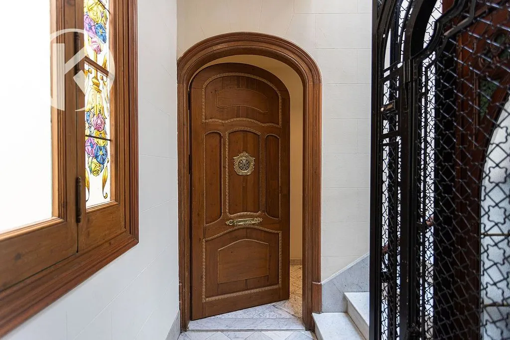hallway_entrance