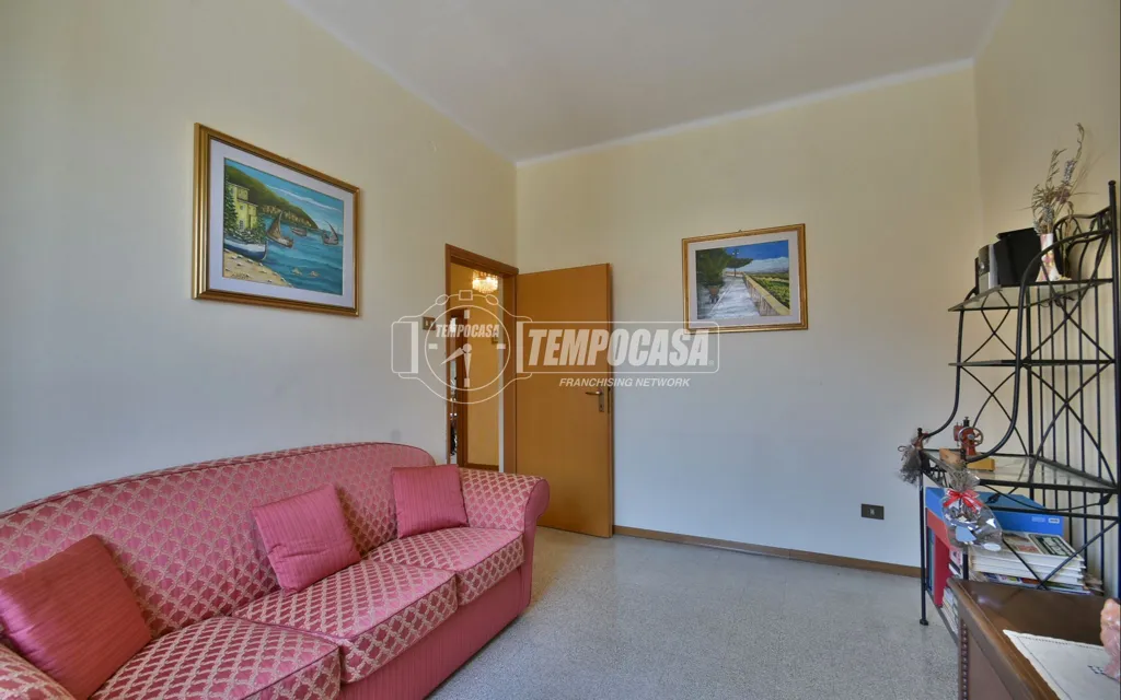 Living Room - Spacious Flat with Mountain View in Osimo