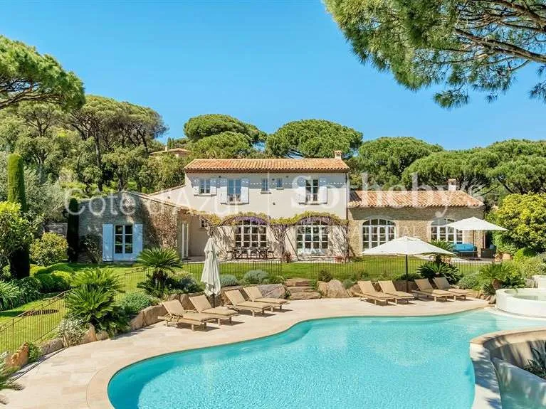 Bassein - Villa with Sea View on 1 Hectare in Ramatuelle