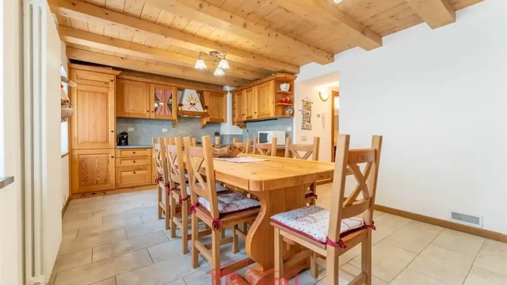 Söögituba - Rustic Villa with Fireplace in San Giacomo Filippo