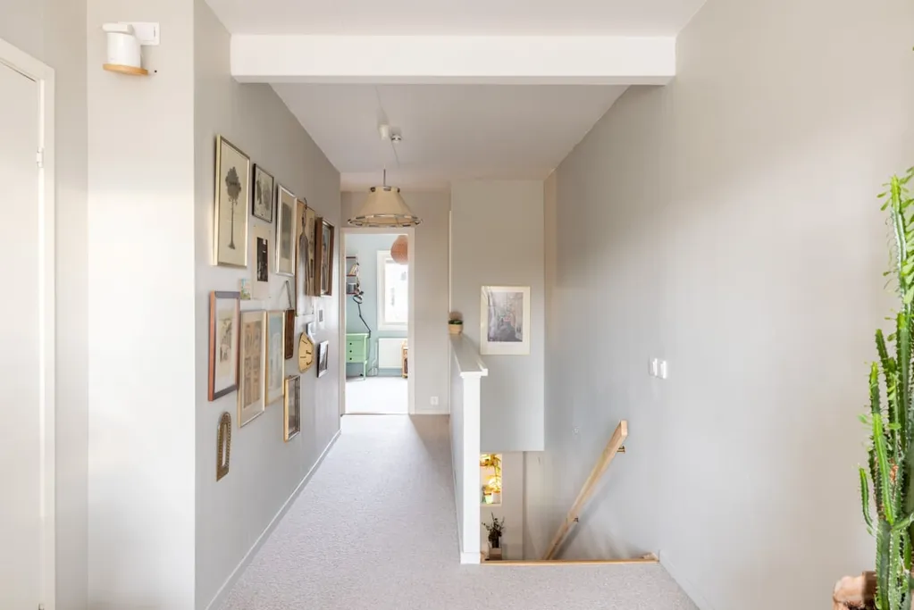 Ingresso - Renovated 2-Storey House with Garden in Bellevue