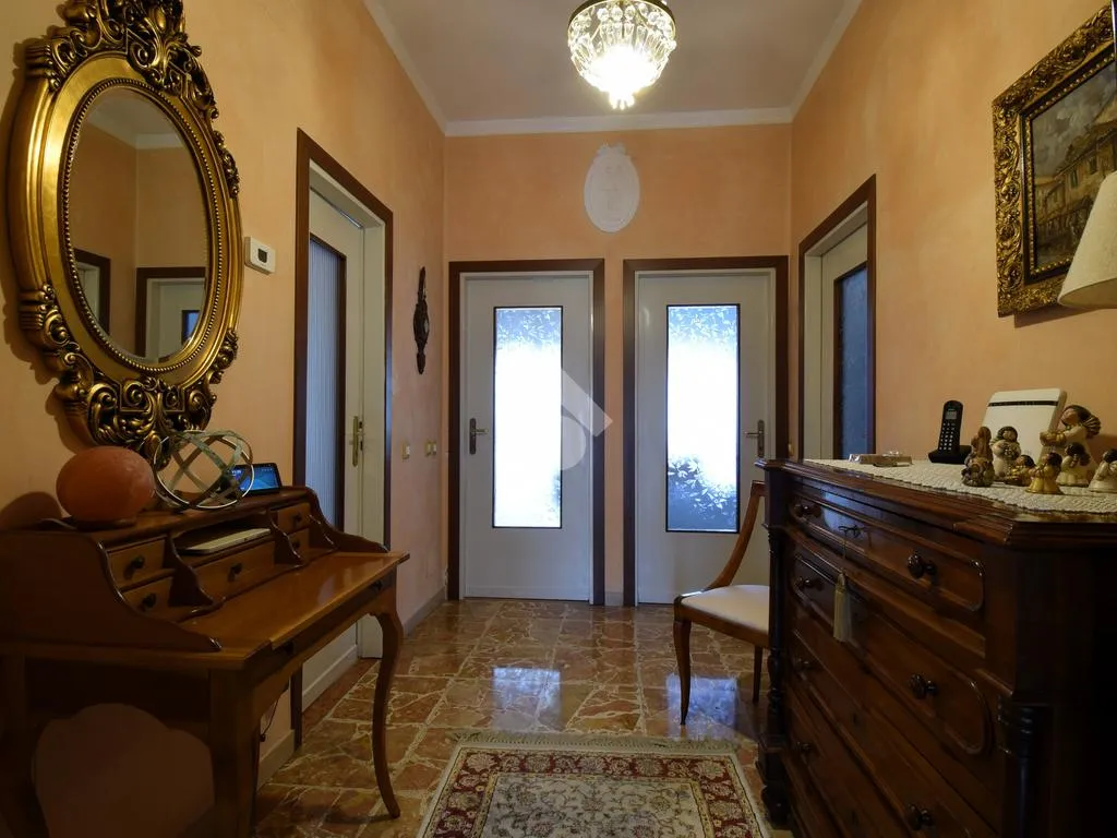 Entrée - Duplex Villa with Private Courtyard in Pieve Emanuele