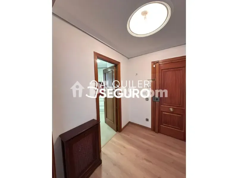 Esik - Fully Renovated Flat with Balcony in Moratalaz